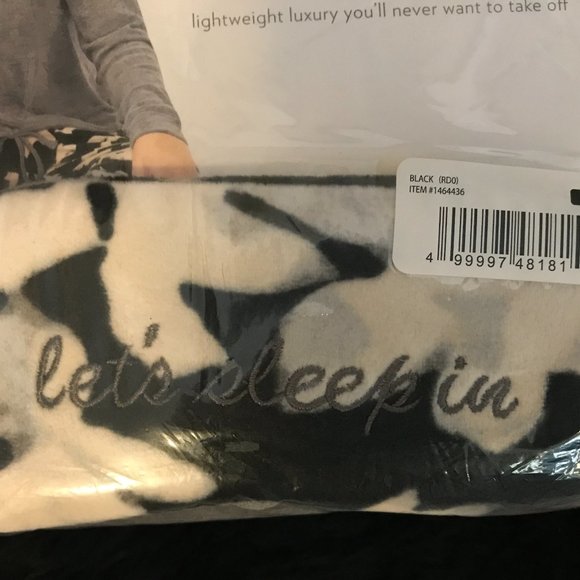 Three dots velour pajama set top jogger eye mask - Picture 3 of 16